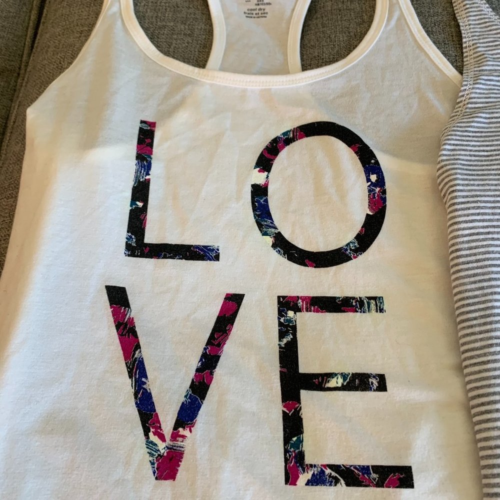 Gap Fit - LOVE - Tank Top